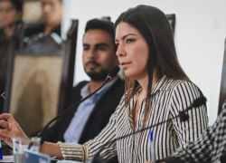 “Vamos a defender la autonomía local. El aeropuerto le pertenece a la ciudad de Guayaquil, manifestó Tatiana Coronel.