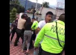 VIDEO: Agreden a Policías en Quito para evitar detención por conducir en estado etílico