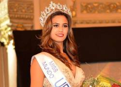 Fotografía que data del 2015 de la modelo Sherika de Armas, tras ser coronada como Miss Uruguay.