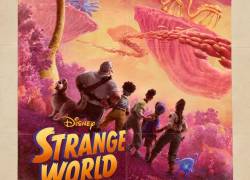 Strange World es una serie animada sobre tres generaciones que superan sus diferencias mientras exploran un mundo extraño, maravilloso y a veces hostil.