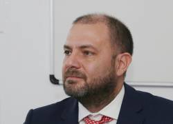 Juan Esteban Guarderas anuncia su precandidatura a la Alcaldía de Quito.