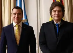 Fotografía de los mandatarios Daniel Noboa, de Ecuador, y Javier Milei, de Argentina.
