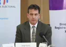 Jorge Osorio Guarderas es licenciado en Seguros.