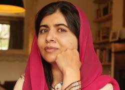 Malala Yousafzai pide a los países abrir sus puertas para los refugiados de Afganistán.