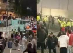 Hinchas del Técnico Universitario y Liga de Quito se enfrentaron fuera del estadio.
