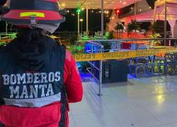 Ocho mujeres y un hombre cayeron en una estructura profunda, lo que ocasionó la fractura en el brazo de una herida. Las autoridades investigan el hecho.