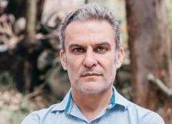 José Serrano sigue detenido en Estados Unidos.