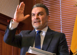 José Serrano sigue detenido en Estados Unidos.