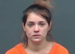 Taylor Parker después de ser capturada por fuerzas policiales de Estados Unidos.