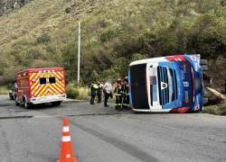 El vehículo cubría la ruta Tena-Quito.