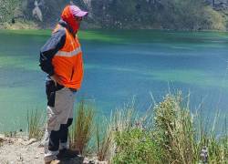 El evento registrado en la Laguna del Quilotoa no tiene origen volcánico.