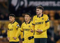 Jugadores de Wolves luego del partido frente a Brentford por Premier League.