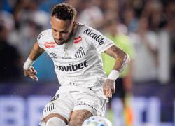 Neymar Jr. realizó un disparo frente a Remo FC por el Brasileirão Serie A el pasado 2 de abril de 2026.