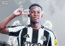 Fabrizio Romano publicó mediante sus redes sociales a Johan Martinez con la camiseta del Newcastle.