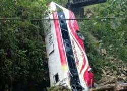 Accidente de bus deja 9 muertos y 16 heridos en Morona Santiago