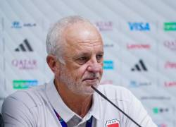 Graham Arnold presente en rueda de prensa 1 día antes de enfrentarse a Bolivia por un cupo al Mundial 2026.