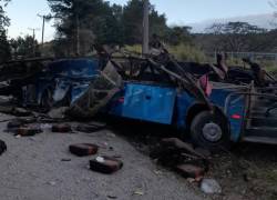 En el bus accidentado en Panamá viajaban 66 personas migrantes, de ellas 22 eran de Ecuador.