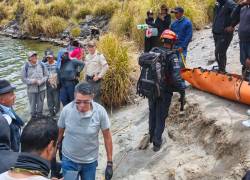 Trabajos de recuperación del cuerpo del adolescente en el Quilotoa.