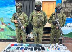 Entre los objetos prohibidos hallados por los militares se constató la presencia de droga, licor, armas y teléfonos celulares.