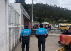 Controles en la Unidad Educativa Manuela Garaicoa de Calderón.