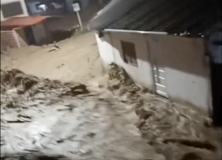 Desbordamiento del río en la parroquia Salvias, en el cantón Zaruma.