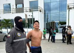 Sospechoso sonrió al ser mostrado antes las cámaras.