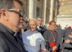 El Papa León XIV junto al Cardenal Monseñor Cabrera.