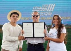 Si el campo se levanta, el país entero avanza”, expresó Noboa al suscribir el decreto.