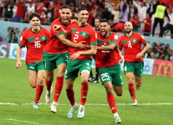 Jugadores de Marruecos celebrando su clasificación a cuartos de final del Mundial de Catar 2022.
