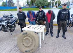 En el sector Iñaquito, la Policía aprehendió a dos ciudadanos extranjeros por el delito de robo de accesorios.