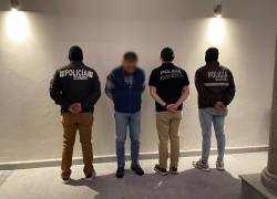 Fotografía que muestra al ciudadano ecuatoriano detenido en la operación internacional.