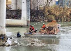 Durante el rescate la pareja del fallecido refirió que iba acompañada del padre de su hijo, a quien perdió de vista en la profundidad del río.