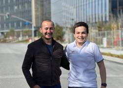 Para manejar su compañía, Alfonso Villalba y Christian Torres viven ahora en Miami y México, respectivamente. Son primos y el deseo de emprender juntó sus caminos.