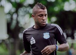 Miller Bolaños entrenando con Emelec.