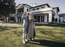 La imagen que subió Adele junto a su novio Rich Paul para mostrarnos su nuevo hogar en Beverly Hills.