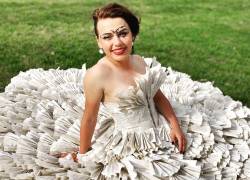 Fan de Harry Potter recicló sus libros de la saga y con ellos creó su vestido de graduación