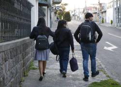El Ministerio quería sumar el sábado a la jornada educativa. Pero la Corte Constitucional dijo que no.