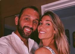 El futbolista argentino Henán Barcos, junto a su esposa Giuli fueron quienes mentalizaron y cumplieron el sueño de su niñera de tener un departamento propio.