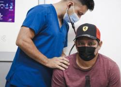 Durante 2025, la red de salud municipal ha atendido a más de 108 mil pacientes con diagnósticos de enfermedades respiratorias.