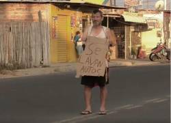 El pasado jueves comenzó a circular un vídeo en el que Cedeño aparece con un cartel colgado en su pecho ofreciendo la limpieza de vehículos.