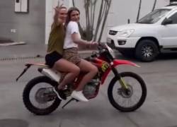 ATM multa a hermana de Cynthia Viteri por no usar casco en moto
