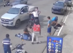 Capturan a tres presuntos integrantes de 'Los Lobos Box' por extorsión en Machala.