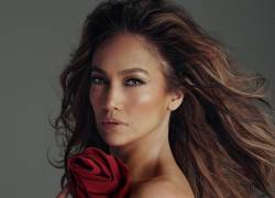 “He decidido contarle mi historia al mundo, como nunca antes lo he hecho.”, dijo JLo