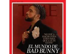 El cantante puertorriqueño Bad Bunny ha vuelto a romper un hito en la industria del entretenimiento estadounidense al protagonizar una portada en la revista Time en la que, por primera vez en sus 100 años de historia, todo el texto es en español.