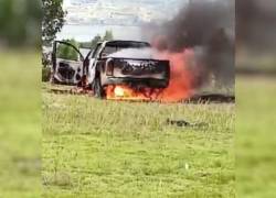Moradores de una comunidad de Otavalo quemaron la camioneta de un presunto ladrón.