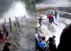 Turistas fueron arrastrados tras desbordarse una cascada en Napo.