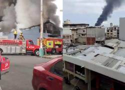 Reportan incendio en bodega del sur de Guayaquil.