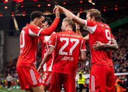 Jugadores del Bayern Múnich celebrando el primer gol del partido frente al Bayer Leverkusen.