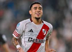 Kendry Páez celebrando su primer gol con la camiseta de River Plate.