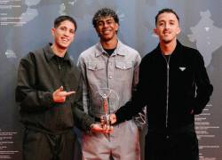 Lamine Yamal junto a sus amigos durante el evento de los Premios Laureus 2026.